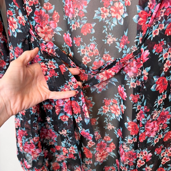 F21 | Moody Floral Sheer Lace Trim Belted Lingerie Mini Robe - Picture 13 of 15